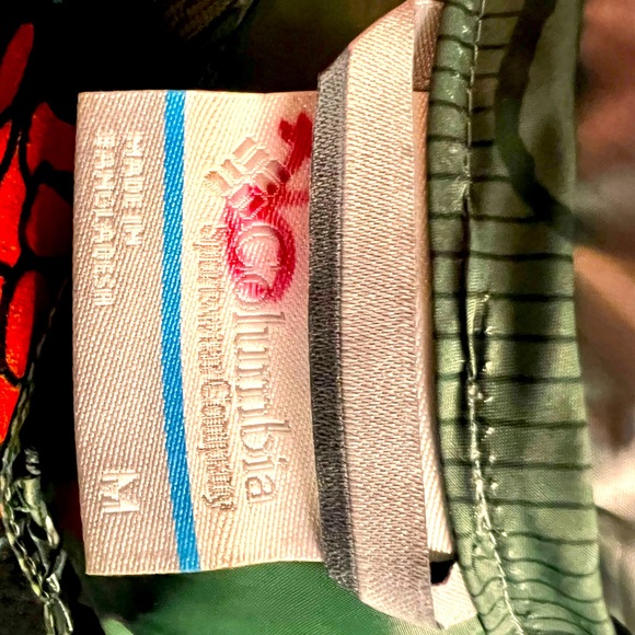 Columbia Women’s Green Camo Windbreaker Medium - Picture 4 of 4